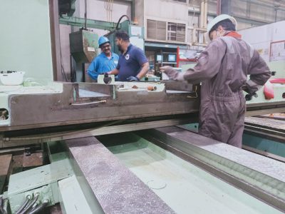 CNC machine Hand Scraping and Turcite Fixing 9